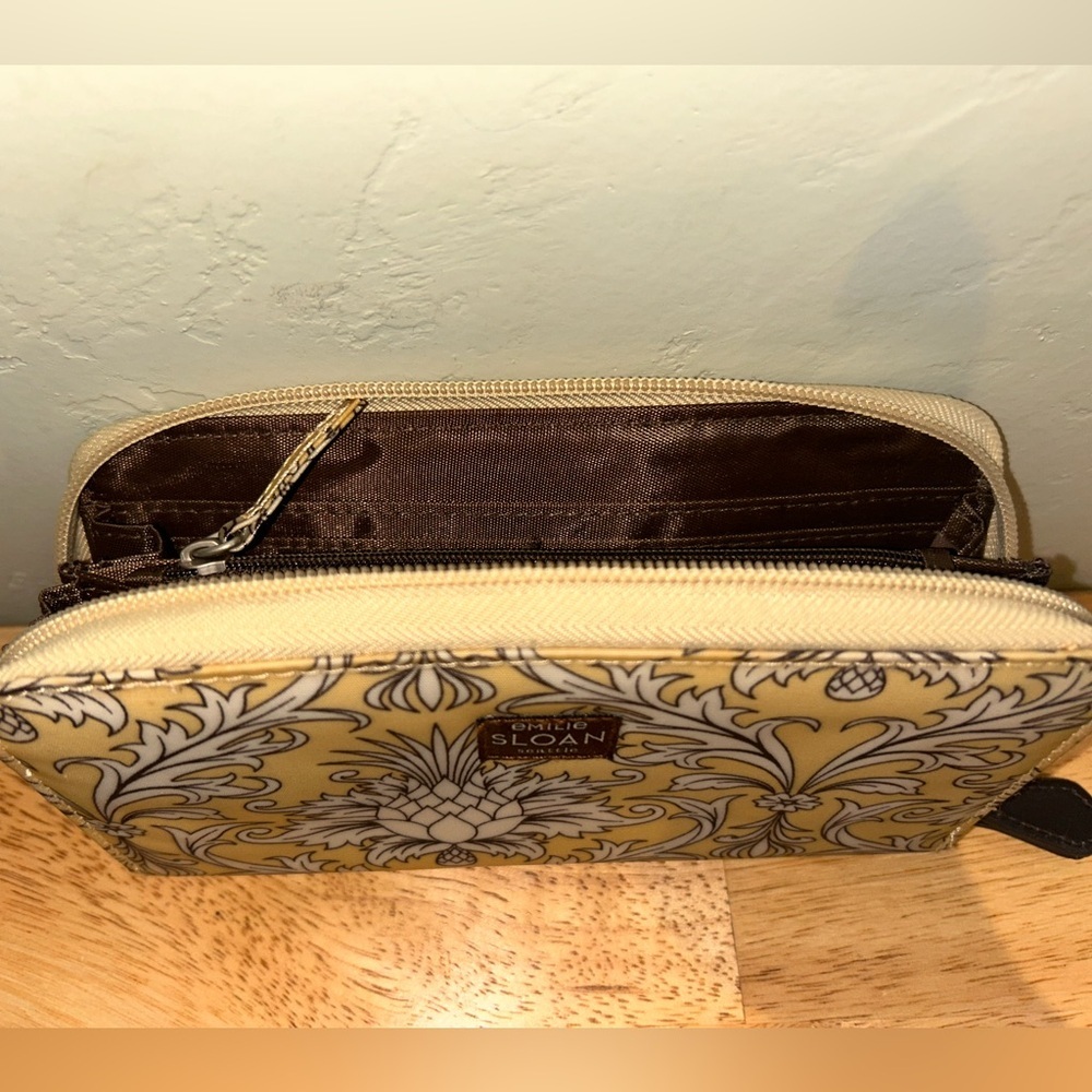 eMILIE SLOAN seattle pastel yellow wristlet. White Lotus Flower Pattern. NEW! - Picture 5 of 11